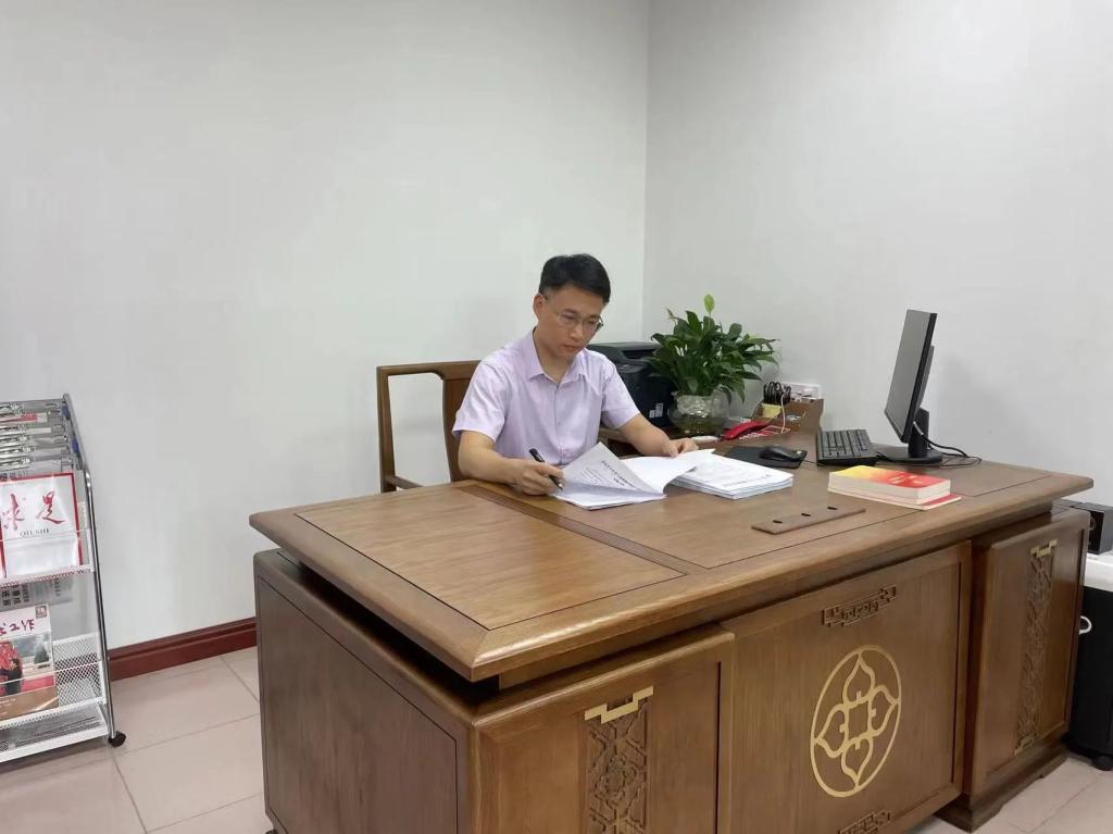 遼科大校友許云獲評第六屆  廣東省“人民滿意的公務員”稱號